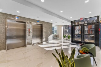 4211 Chestnut St, Unit 2B2B in Philadelphia, PA - Building Photo - Building Photo