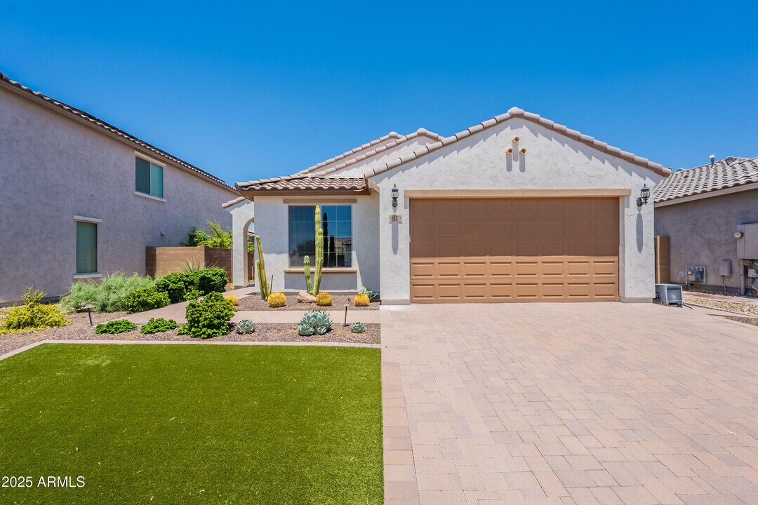 9570 W Whispering Wind Dr in Peoria, AZ - Building Photo