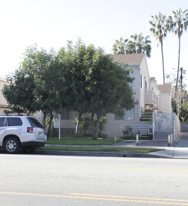 12948 Moorpark St. Studio City, in Studio City, CA - Foto de edificio - Building Photo