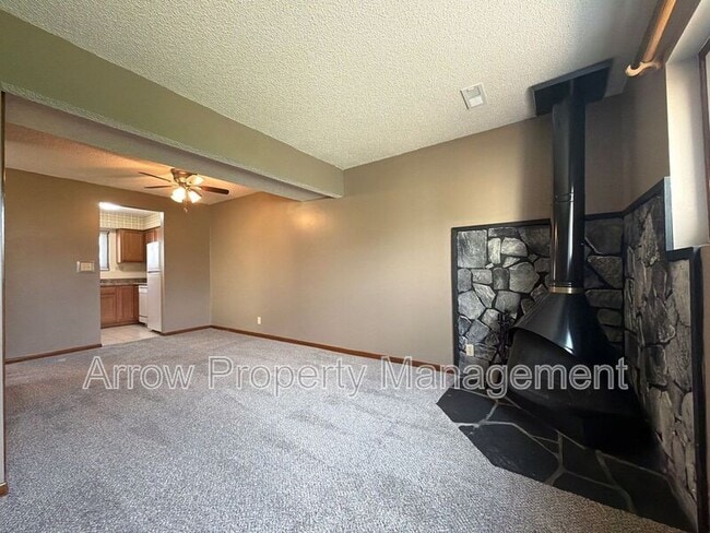 5547 S 38th St in Lincoln, NE - Building Photo - Building Photo