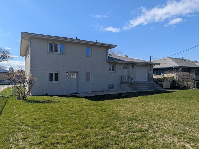 8237 Monroe Ave in Munster, IN - Building Photo - Building Photo