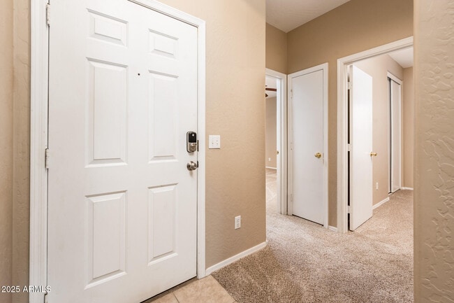 2225 E Andalusian Loop in San Tan Valley, AZ - Foto de edificio - Building Photo