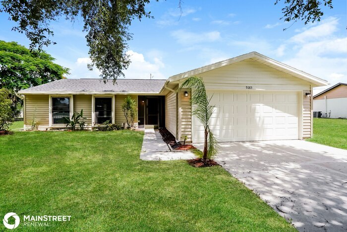 9283 Mooring Cir in Ft. Myers, FL - Building Photo