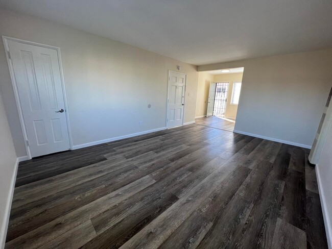 16108 S. Harvard Blvd. in Gardena, CA - Building Photo - Interior Photo