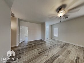 7236 W Zak Rd in Phoenix, AZ - Building Photo - Building Photo