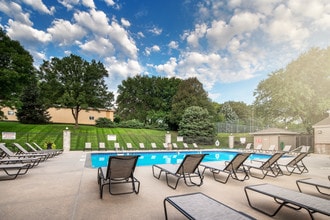 Highpointe by Broadmoor in Lincoln, NE - Building Photo - Building Photo