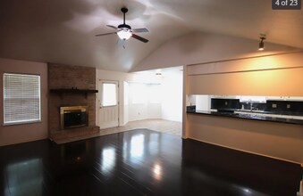 9140 Monica St in Beaumont, TX - Building Photo - Building Photo