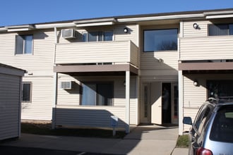 2114 Valleyhigh Dr NW in Rochester, MN - Building Photo - Building Photo