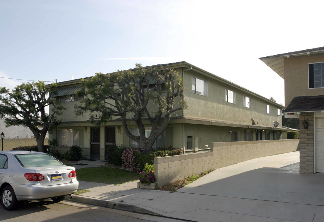 25830 Viana Ave in Lomita, CA - Building Photo