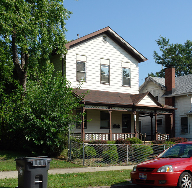 1227 N Superior St in Toledo, OH - Foto de edificio - Building Photo