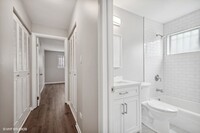 1604 W Farwell Ave, Unit 1A in Chicago, IL - Building Photo - Building Photo