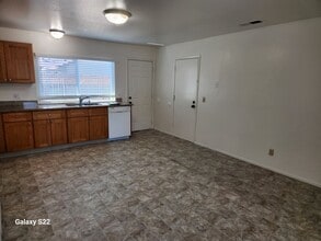 7338 Corsica Ct in Rohnert Park, CA - Building Photo - Building Photo