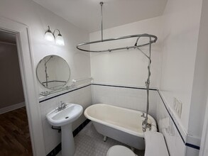 3401 Bancroft St in San Diego, CA - Building Photo - Building Photo