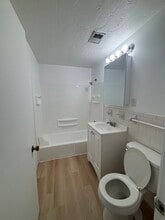 707 Bedford St in Abington, MA - Building Photo - Building Photo