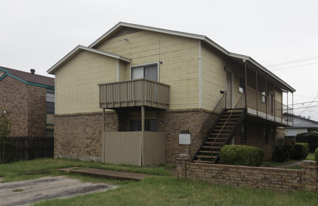 4828 Wellesley Ave in Fort Worth, TX - Building Photo