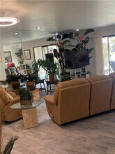 35200 Cathedral Canyon Dr in Cathedral City, CA - Foto de edificio - Building Photo