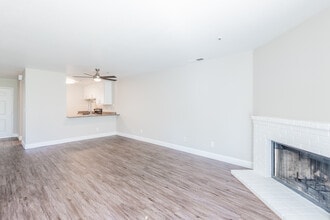 Laurel Creek in Fairfield, CA - Building Photo - Interior Photo