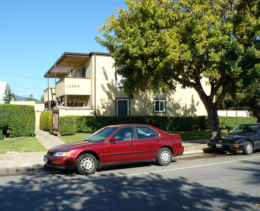 10243 Beardon Dr in Cupertino, CA - Building Photo