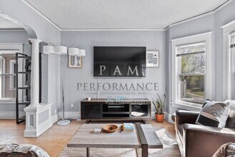 2872 S Linebarger Terrace in Milwaukee, WI - Building Photo - Building Photo