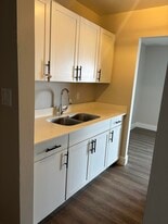 104 Cannifton Rd in Belleville, ON - Building Photo