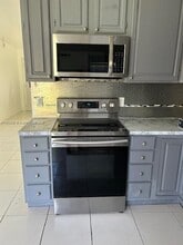 10370 SW 220th St in Cutler Bay, FL - Building Photo - Building Photo