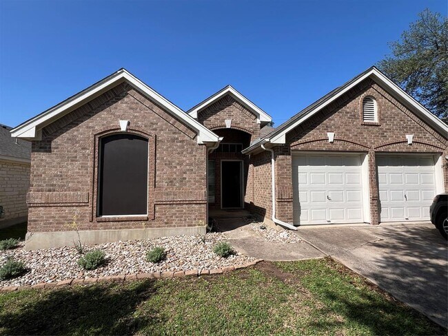 15053 Babbling Brook Dr in Austin, TX - Building Photo - Building Photo