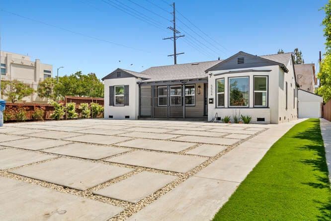5554 Radford Ave in Los Angeles, CA - Foto de edificio