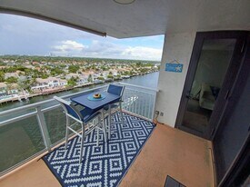 1600 S Ocean Dr in Hollywood, FL - Building Photo