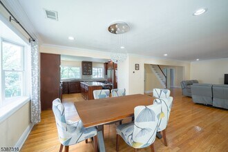 355 Wyoming Ave in Millburn, NJ - Building Photo - Building Photo