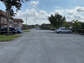 10633 NW 10th St in Pembroke Pines, FL - Building Photo - Building Photo