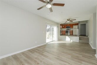 7406 Meadow Dr in Tampa, FL - Building Photo - Building Photo
