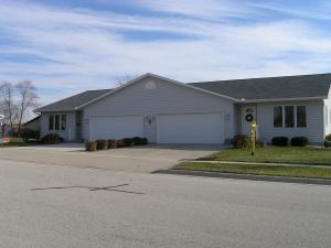 423 Melody Ln in Valders, WI - Building Photo