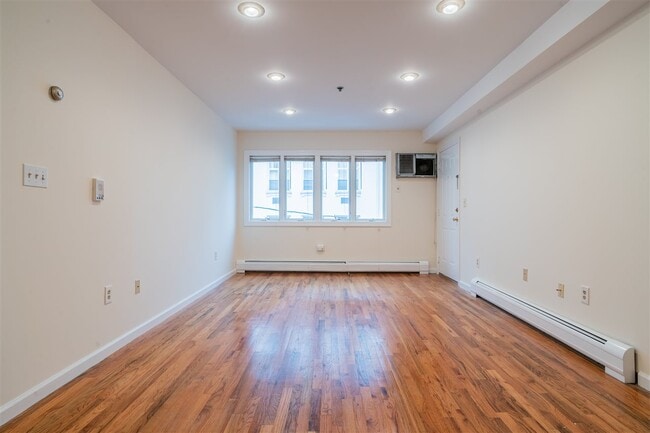 632 Adams St-Unit -2 in Hoboken, NJ - Building Photo - Building Photo