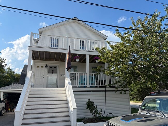 7 Malta St