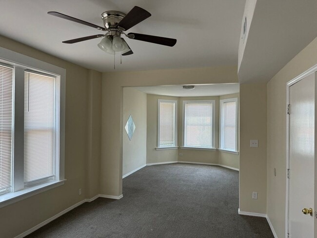 1543 W Marquette Rd in Chicago, IL - Building Photo - Building Photo