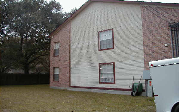 Apple Arbor Apartments in Tomball, TX - Building Photo - Building Photo