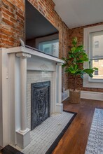 6318 Victoria in St. Louis, MO - Foto de edificio - Building Photo
