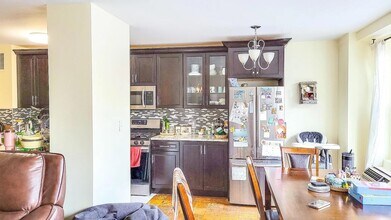 10 Huron Ave in Jersey City, NJ - Building Photo - Building Photo