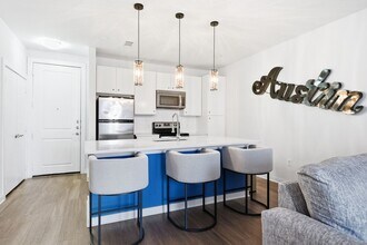 1900 Barton Springs Rd, Unit 3035 in Austin, TX - Building Photo - Building Photo