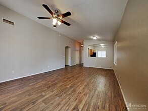 18307 N 147th Dr in Surprise, AZ - Foto de edificio - Building Photo
