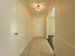 9322 Fairdale Ln in Houston, TX - Building Photo - Building Photo