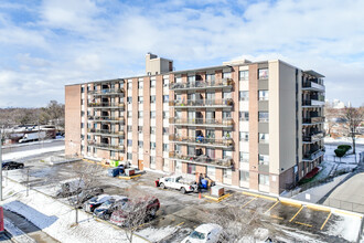 Cedarbrae Towers West in Toronto, ON - Building Photo - Primary Photo