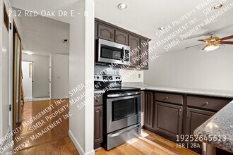 212 Red Oak Dr E in Sunnyvale, CA - Building Photo - Building Photo