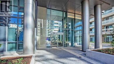 50 Forest Manor Rd in Toronto, ON - Building Photo - Building Photo