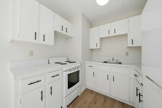 Northgate Manor II in Regina, SK - Building Photo - Building Photo