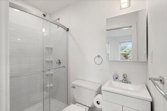 621 E 8th St, Unit 13A in Boston, MA - Foto de edificio - Building Photo