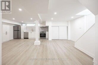 63 Burcher Rd in Ajax, ON - Building Photo - Building Photo