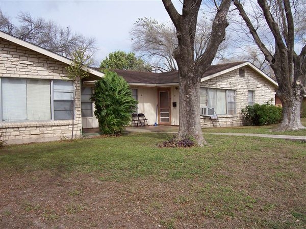 Sun Valley Apartments in Harlingen, TX - Building Photo