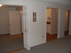 50 English Village Rd, Unit 103R in Manchester, NH - Building Photo - Building Photo