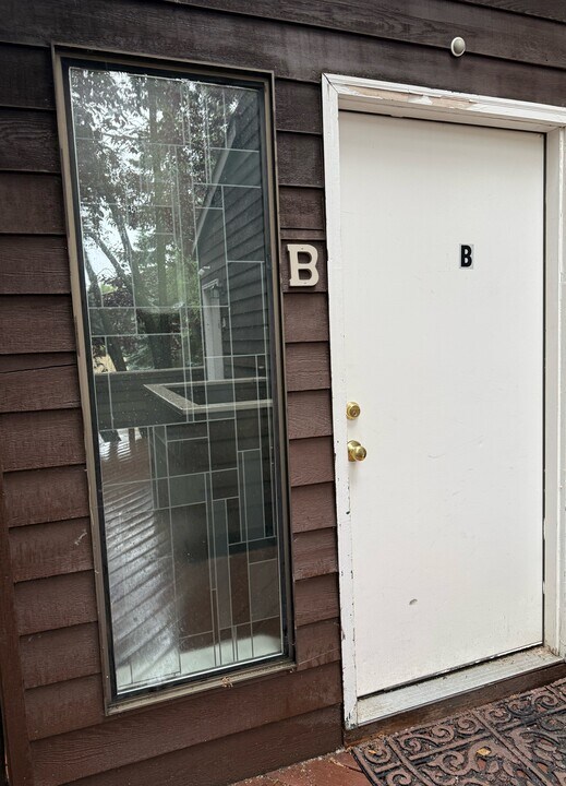 2231 E 66th Ave in Anchorage, AK - Building Photo